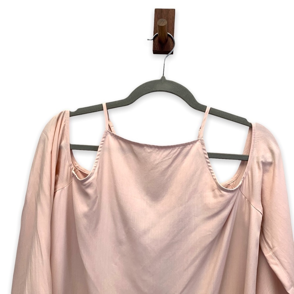 Revolve Dress Womens Extra Small Powder Pink Romantic Feminine Cold Shoulder Y2K - Picture 3 of 12